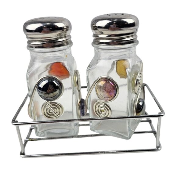 Beaded Salt and Pepper, Salt and Pepper Shakers, Wire Art Shaker, Kitchen Gadget - Picture 1 of 10